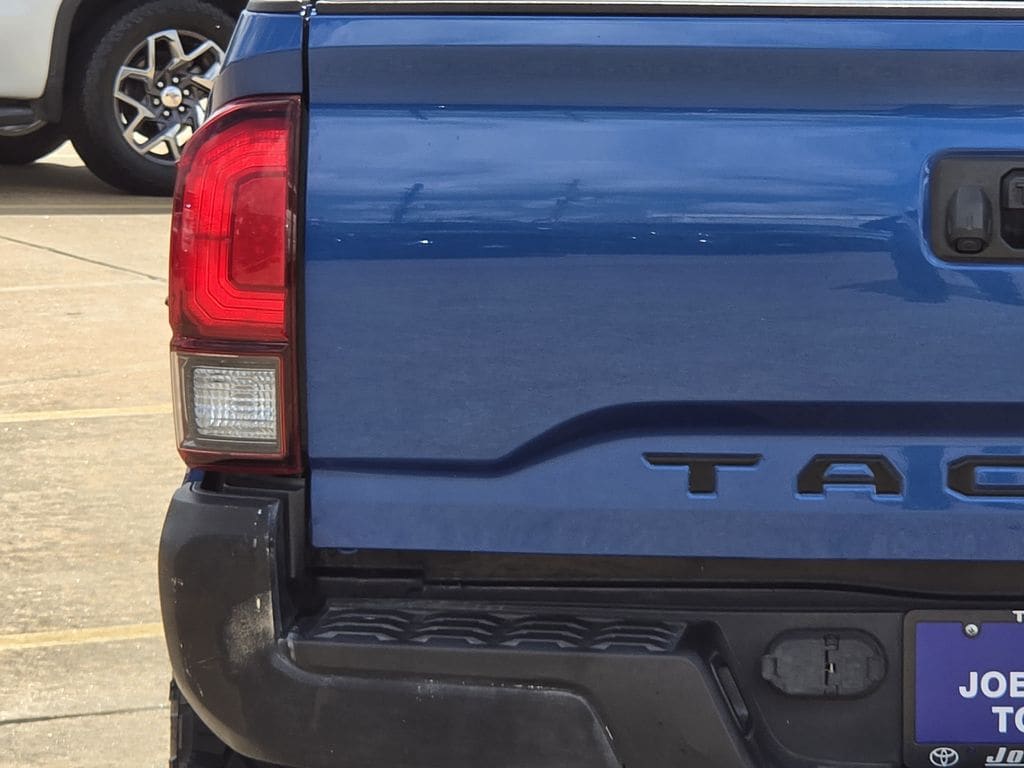 Used 2018 Blazing Blue Toyota TRD Off-Road image 10