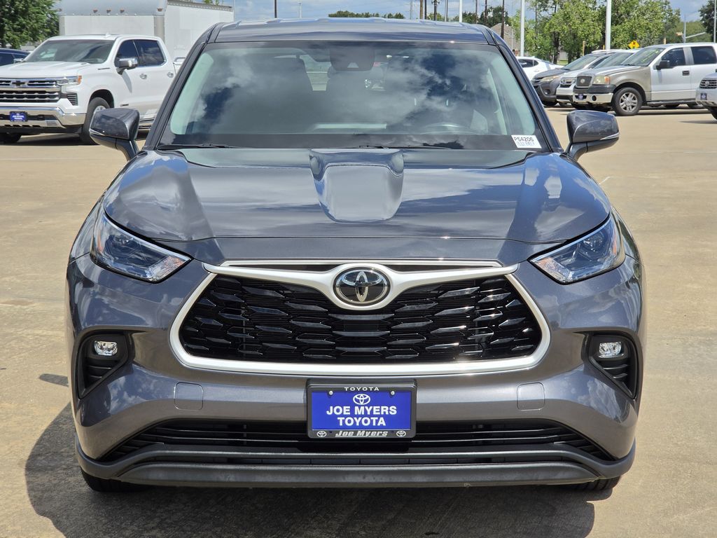 Used 2025 Magnetic Gray Metallic Toyota LE image 3