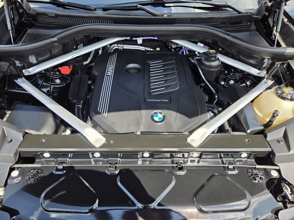 Used 2023 Black Sapphire Metallic BMW sDrive40i image 31