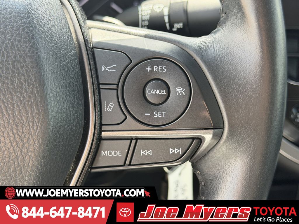 Used 2023 Ice Cap Toyota SE image 22