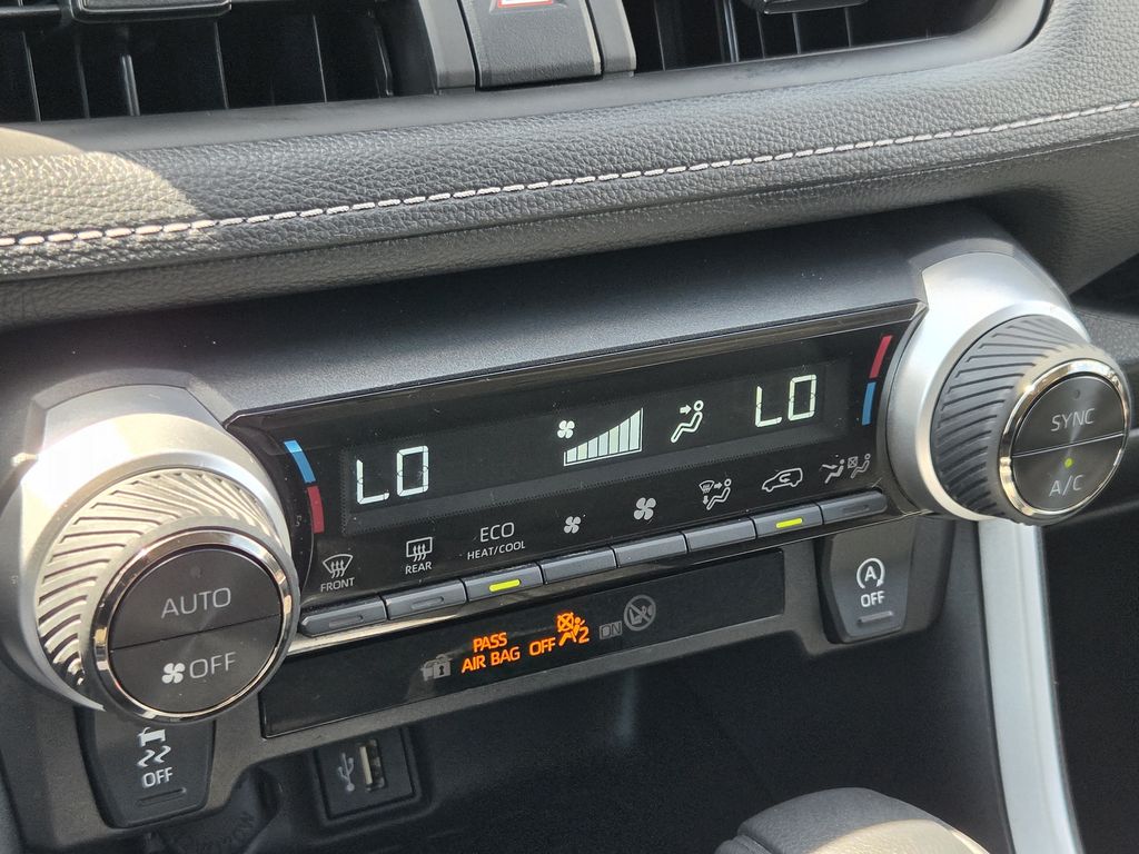 Used 2025 Silver Sky Metallic Toyota XLE image 20