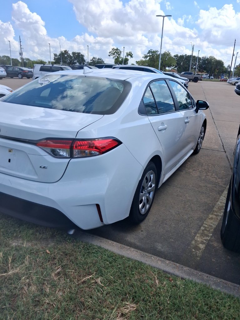 Used 2026 Ice Toyota LE image 3