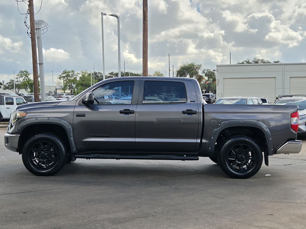 Used 2018 Magnetic Gray Metallic Toyota SR5 image 6
