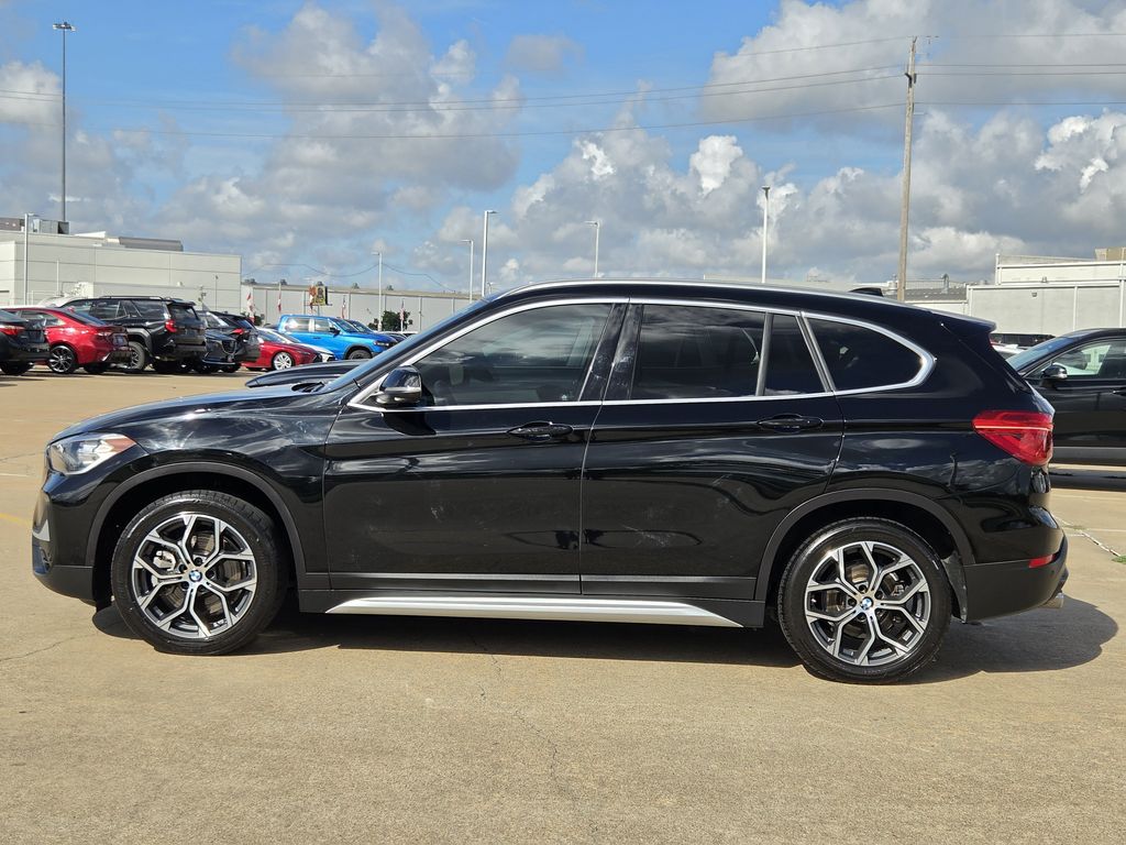 Used 2022 Jet Black BMW sDrive28i image 6