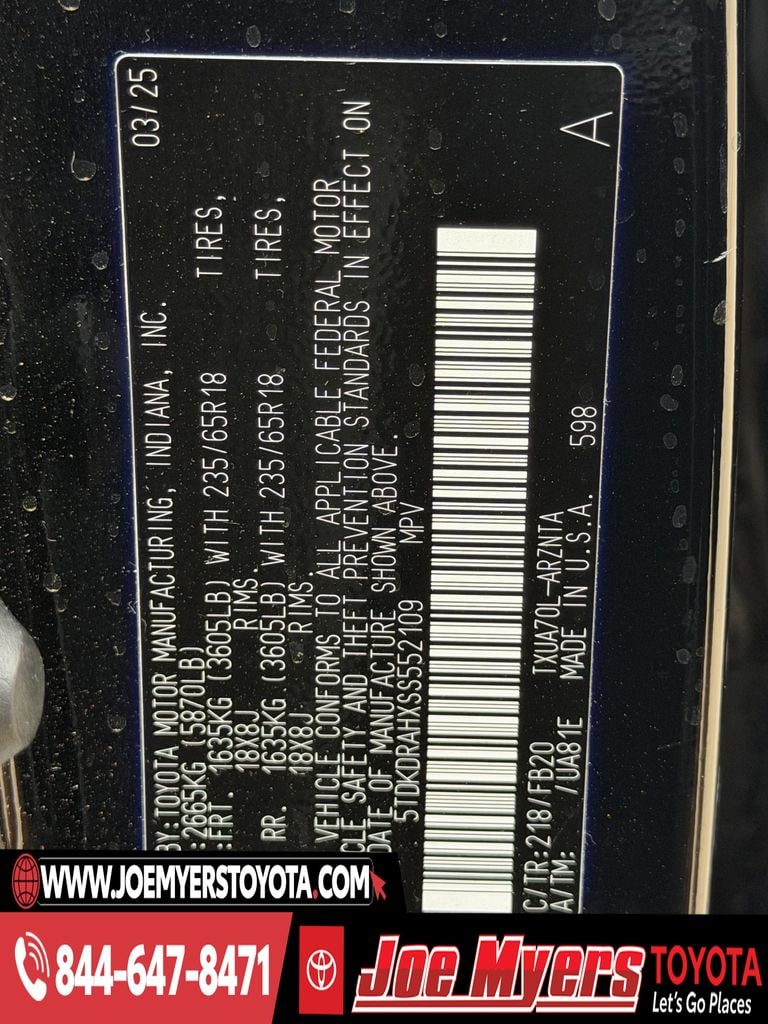 Used 2025 Midnight Black Metallic Toyota LE image 32