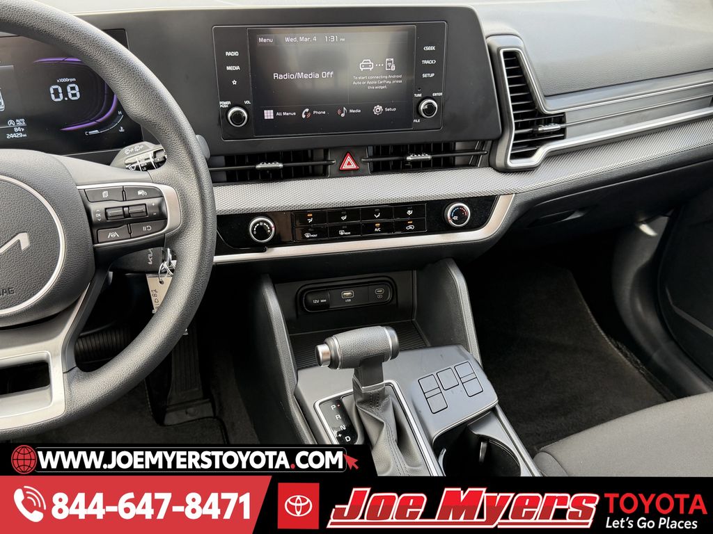 Used 2025 Snow White Pearl Kia LX image 16