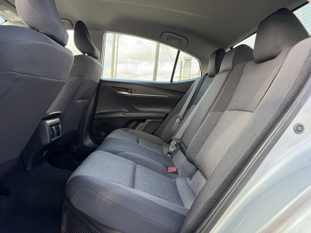 2025 Toyota Camry LE - Photo 28