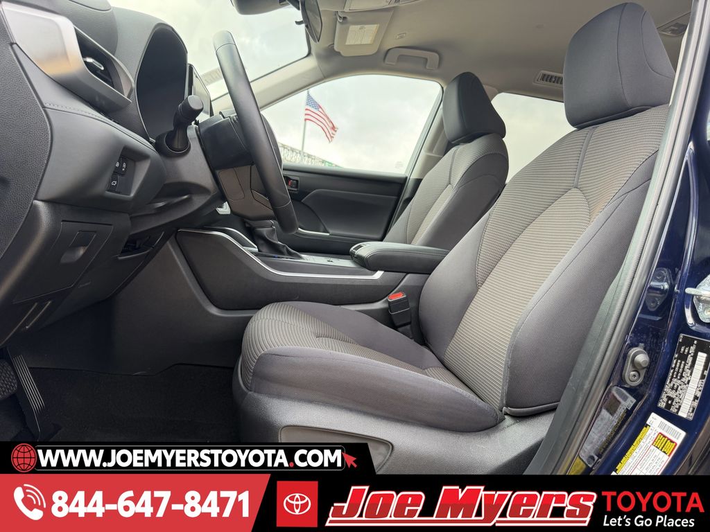 Used 2025 Blueprint Toyota LE image 27