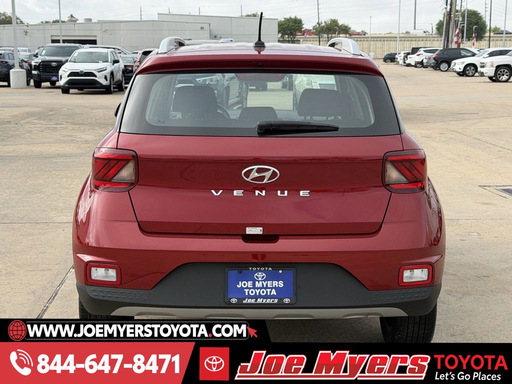 Used 2025 Ultimate Red Hyundai SEL image 8