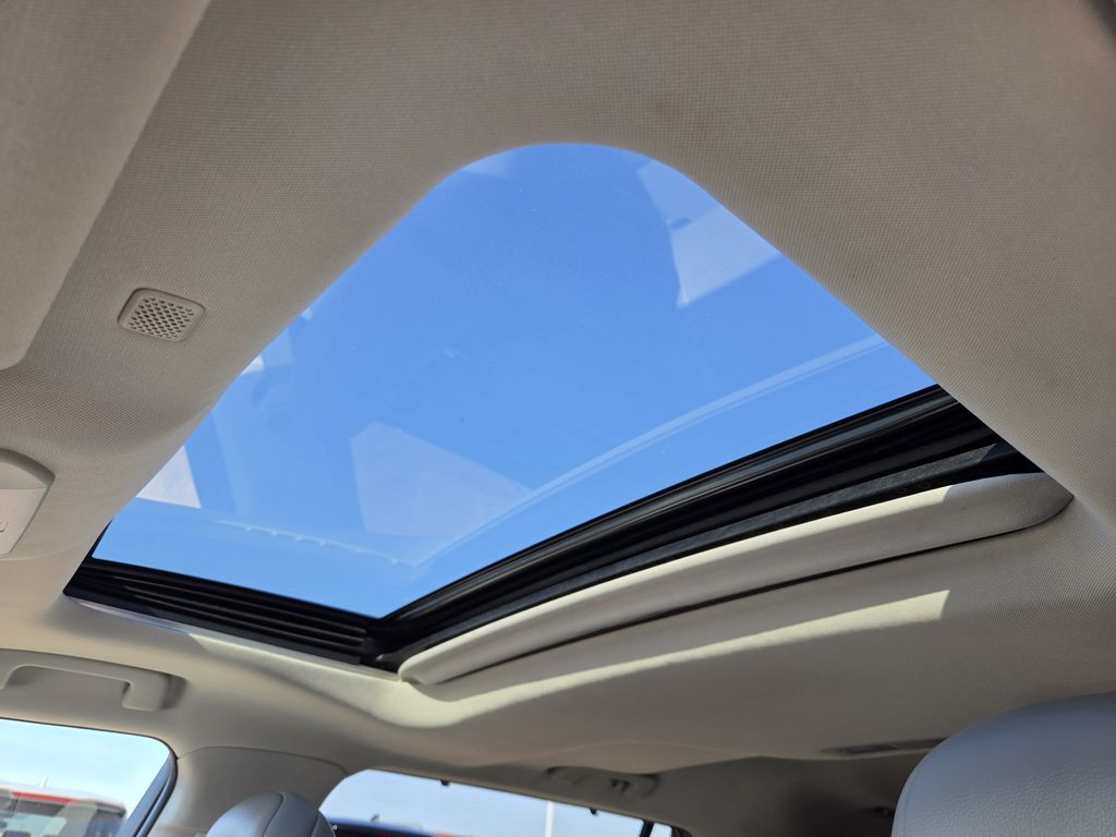 Used 2022 Moon Dust Toyota XLE image 29