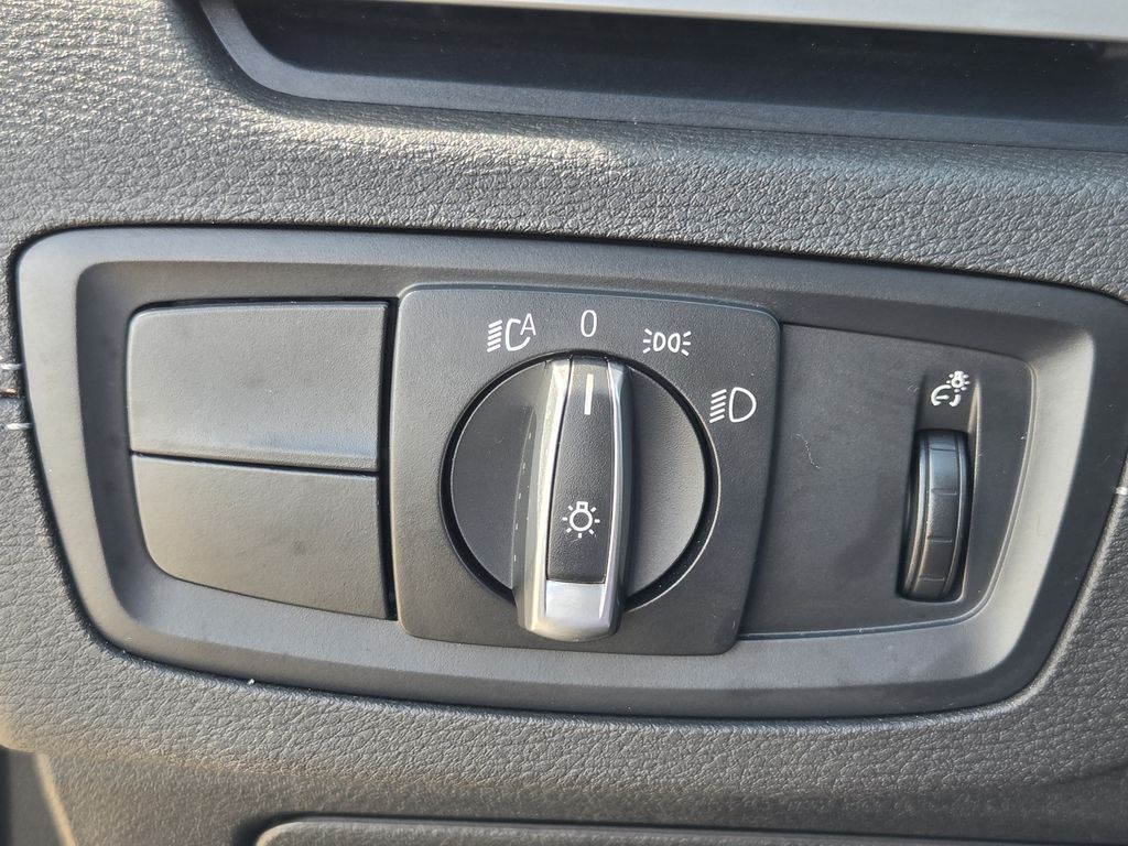 Used 2022 Jet Black BMW sDrive28i image 24