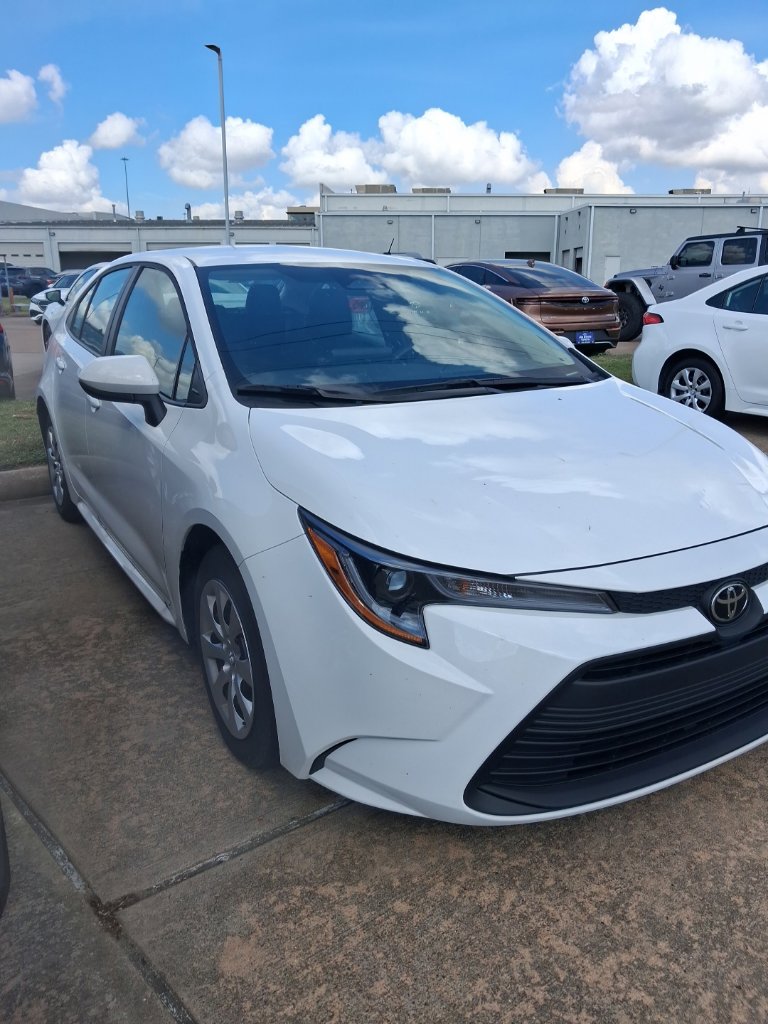 Used 2026 Ice Toyota LE image 2