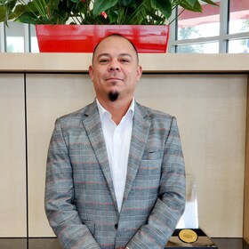 Staff member Alex Argueta from ID_ad4c716a3fb3