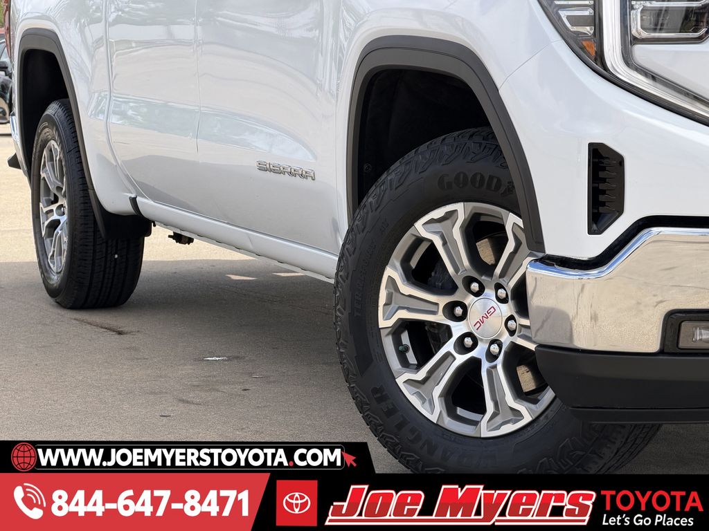 Used 2024 Summit White GMC SLT image 12