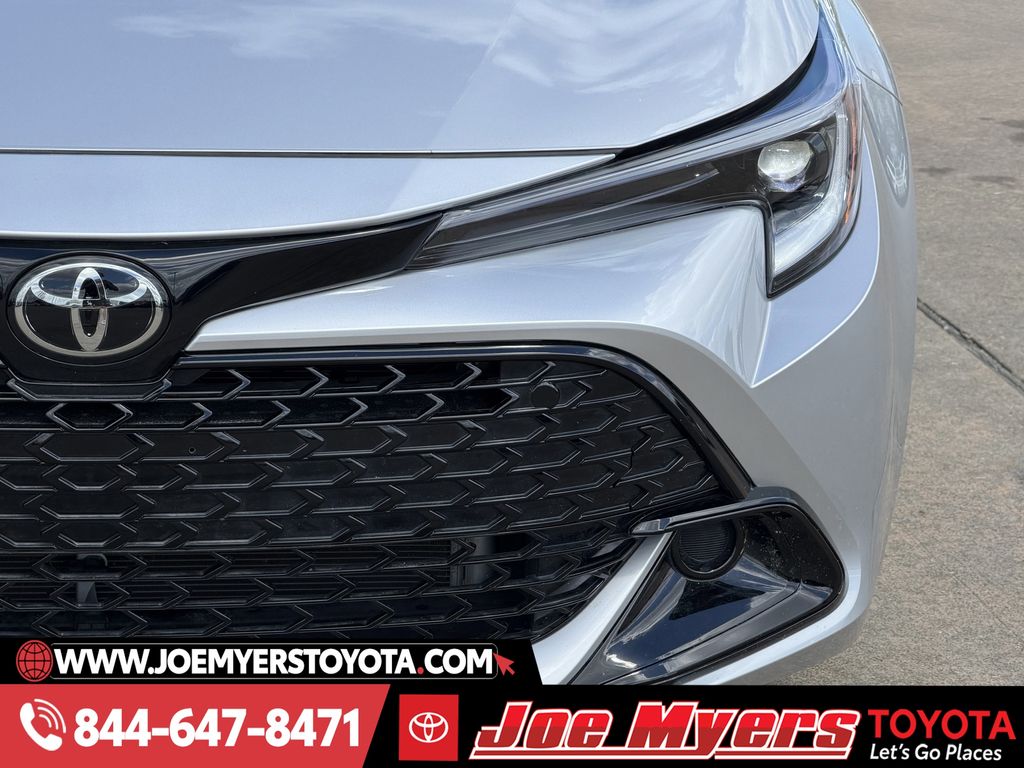 Used 2025 Classic Silver Metallic Midnight Black Metallic Toyota SE image 4