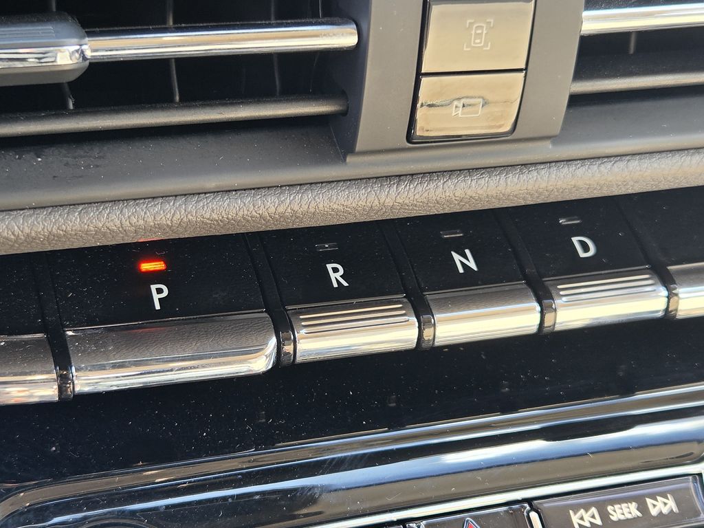 Used 2022 Radiance Metallic Lincoln Grand Touring image 20