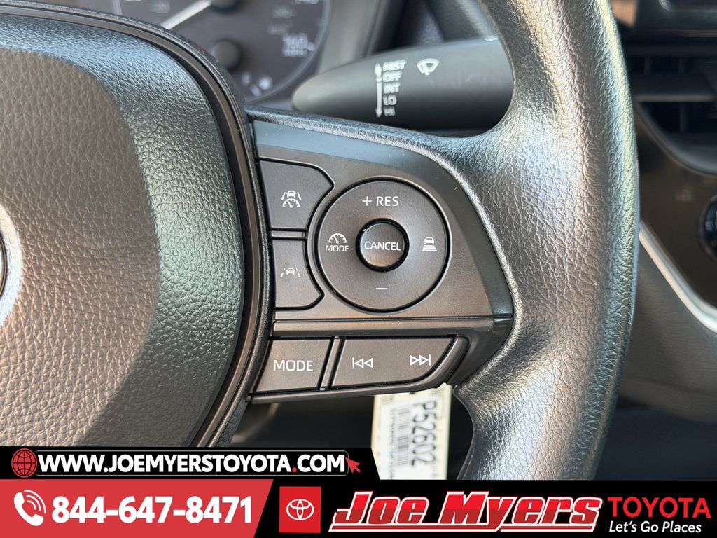 Used 2025 Ice Cap Toyota LE image 22