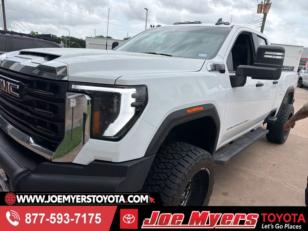 2024 GMC Sierra 4WD Double Cab Standard Box Pro's photo