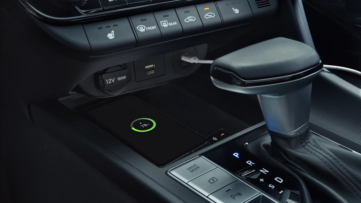 2026 Hyundai Elantra gear shift and center console