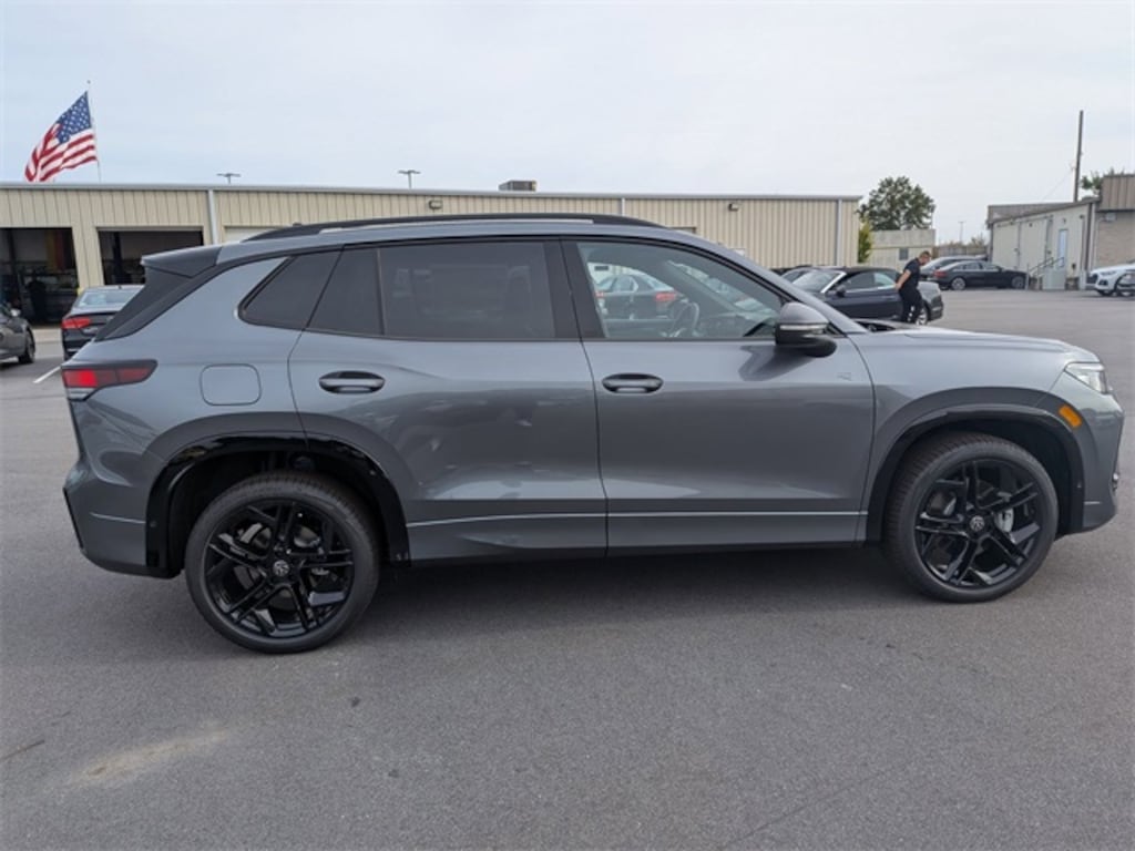 New 2025 Volkswagen Tiguan 2.0T SE R-Line Black SUV