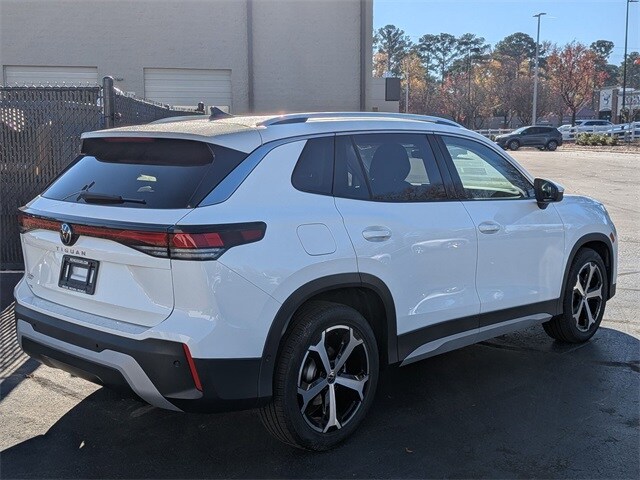 2026 Volkswagen Tiguan SE photo 3