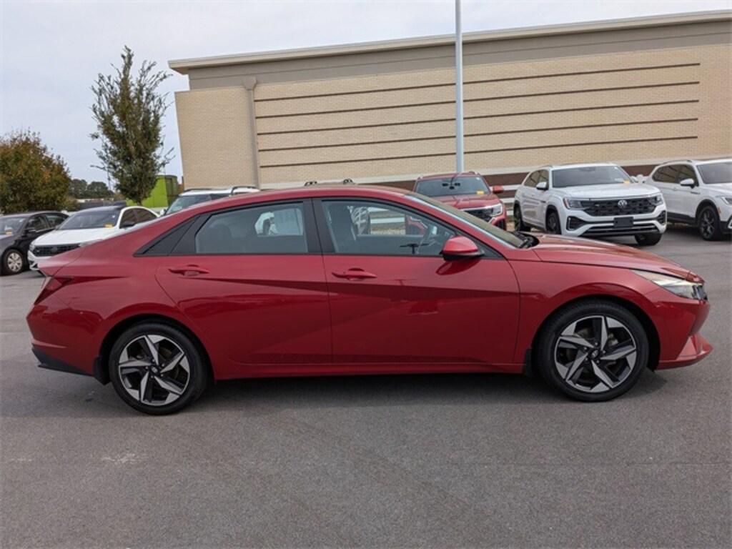 Used 2023 Hyundai Elantra SEL Sedan