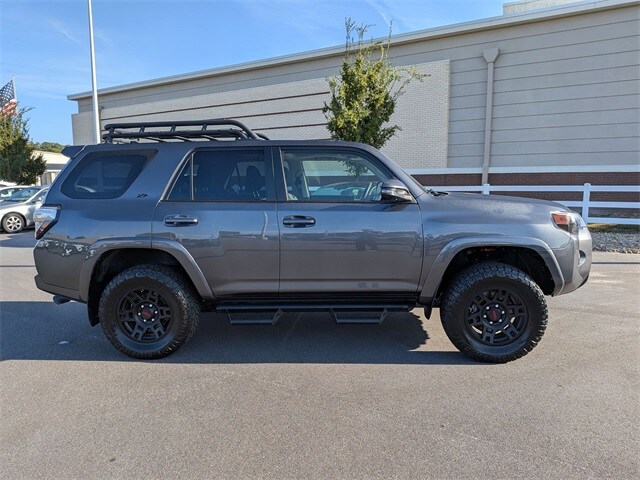 2022 Toyota 4Runner SR5 Premium photo 2