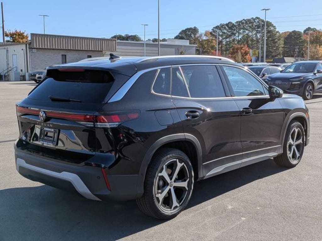 New 2026 Volkswagen Tiguan 2.0T SE SUV