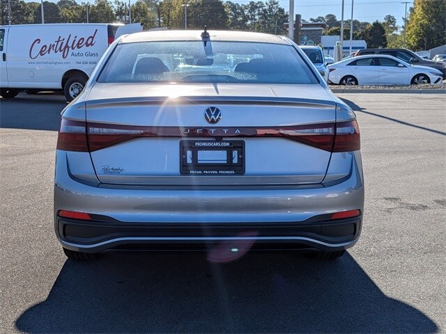 2026 Volkswagen Jetta 1.5T Sport photo 4