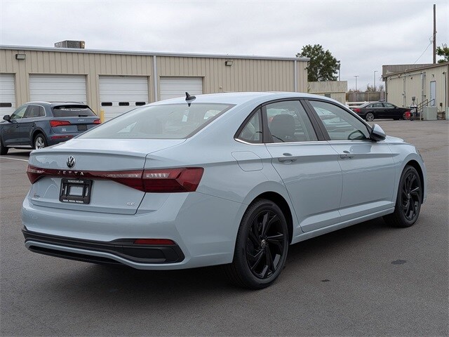 2026 Volkswagen Jetta 1.5T SE photo 2