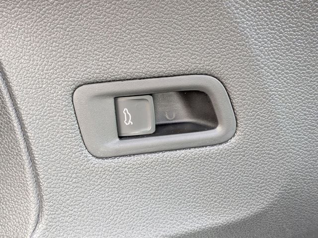 2026 Volkswagen Atlas SE w/Tech - Photo 13