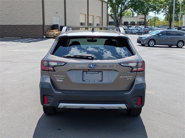 2021 Subaru Outback Limited XT photo 3