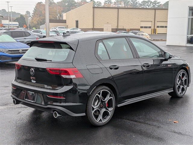 2026 Volkswagen Golf GTI Autobahn photo 2