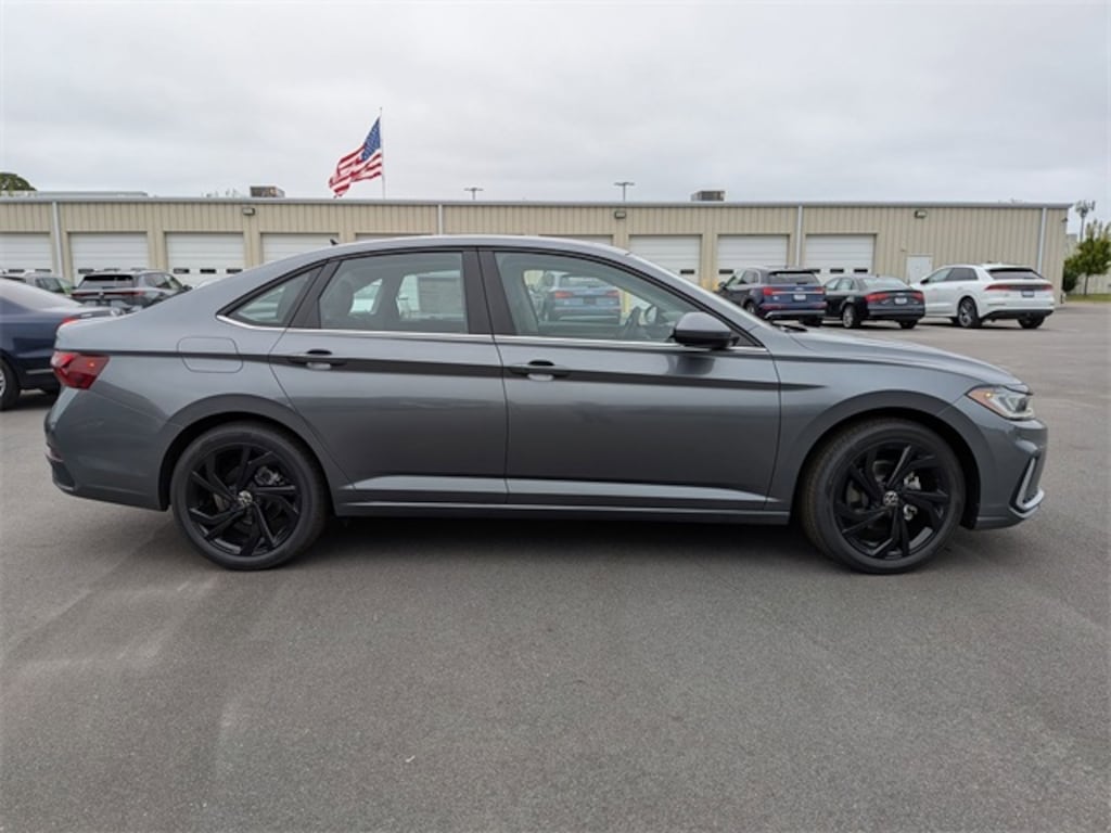 New 2026 Volkswagen Jetta 1.5T SE Sedan