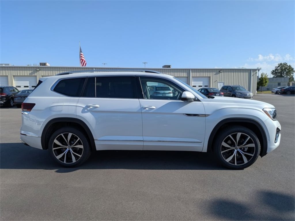 New 2026 Volkswagen Atlas 2.0T SEL Premium R-Line SUV