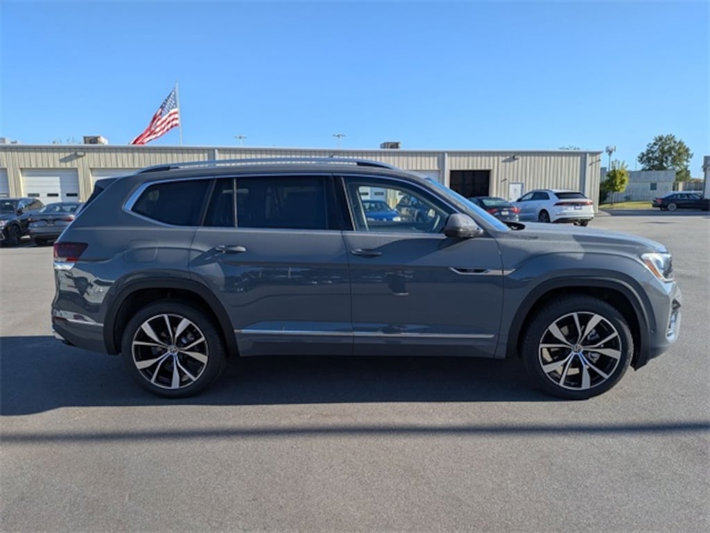 New 2026 Volkswagen Atlas 2.0T SEL Premium R-Line SUV