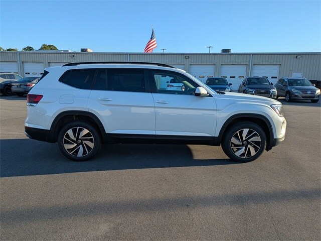 2026 Volkswagen Atlas SE Technology photo 2