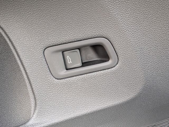 2026 Volkswagen Atlas SE w/Tech - Photo 13