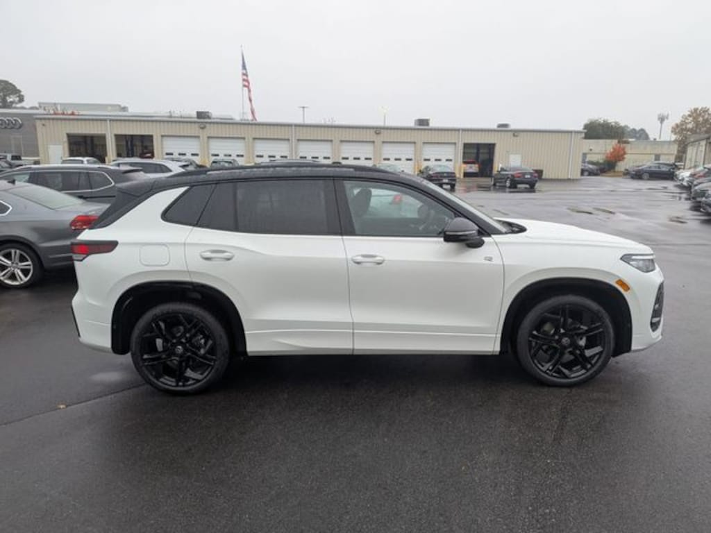 New 2026 Volkswagen Tiguan 2.0T SE R-Line Black SUV