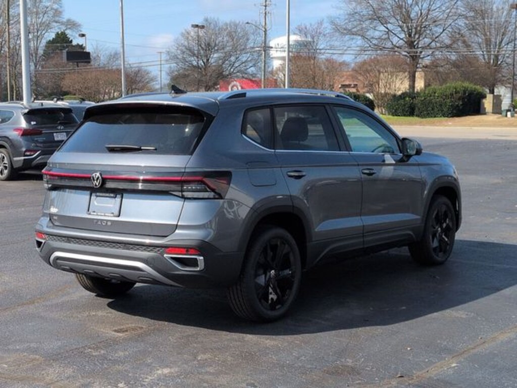 New 2026 Volkswagen Taos 1.5T SE SUV