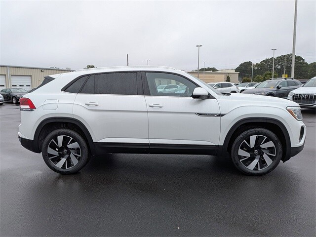 2026 Volkswagen Atlas Cross Sport SE Technology photo 2