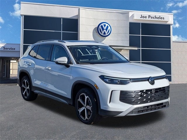 2026 Volkswagen Tiguan SE's photo