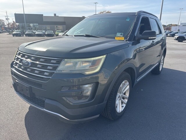 2016 Ford Explorer XLT photo 3