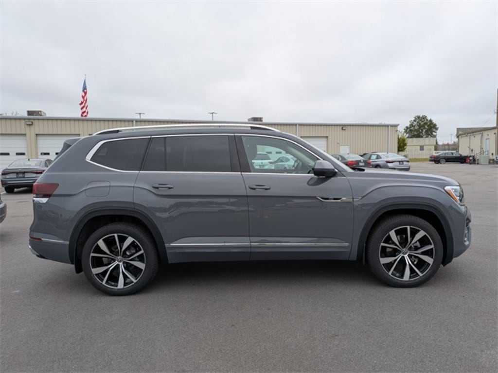 New 2026 Volkswagen Atlas 2.0T SEL Premium R-Line SUV