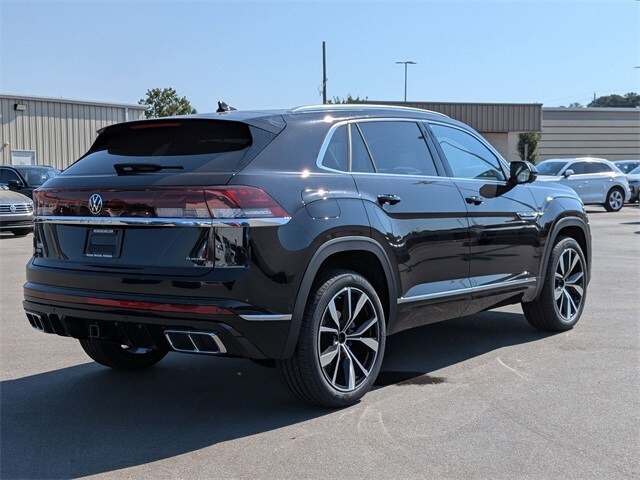 2026 Volkswagen Atlas Cross Sport SEL Premium R-Line photo 3