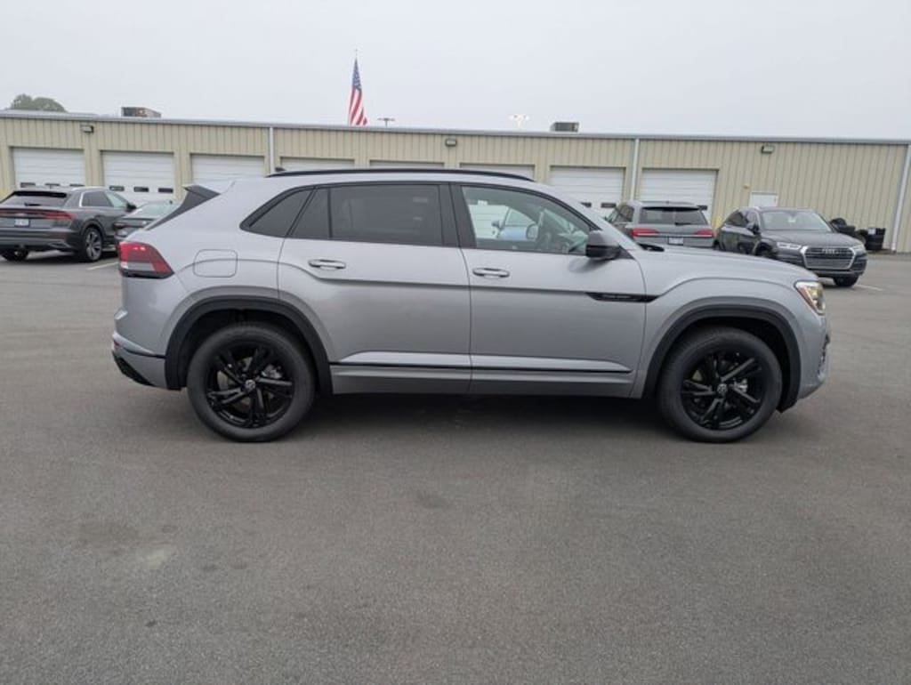 New 2026 Volkswagen Atlas Cross Sport 2.0T SEL R-Line Black SUV