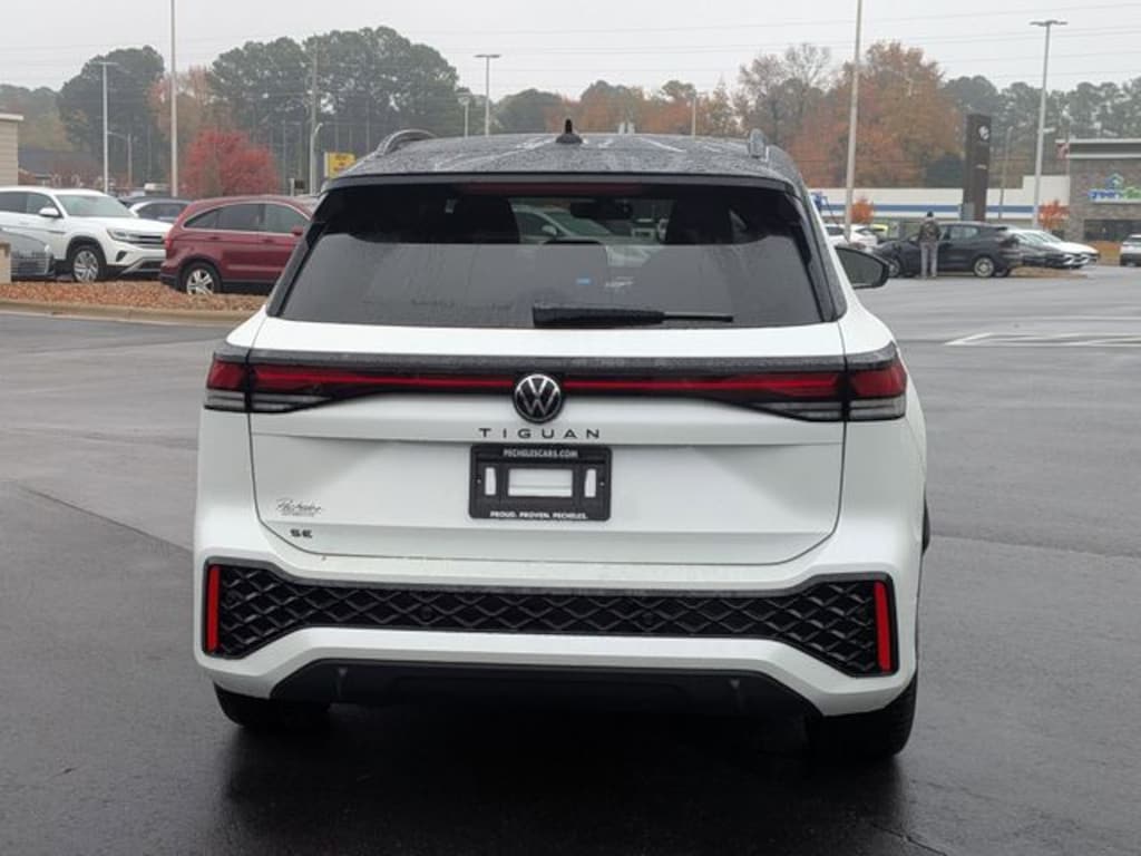 New 2026 Volkswagen Tiguan 2.0T SE R-Line Black SUV
