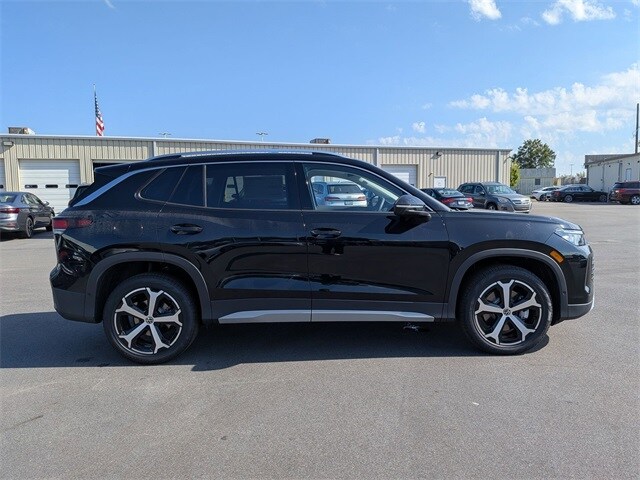 2025 Volkswagen Tiguan SE photo 2