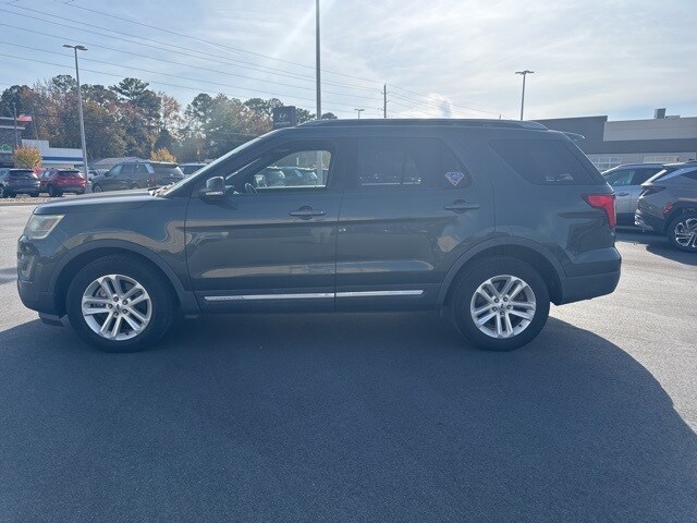 2016 Ford Explorer XLT photo 4