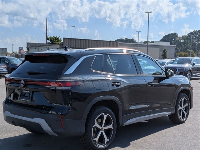 2025 Volkswagen Tiguan SE photo 3